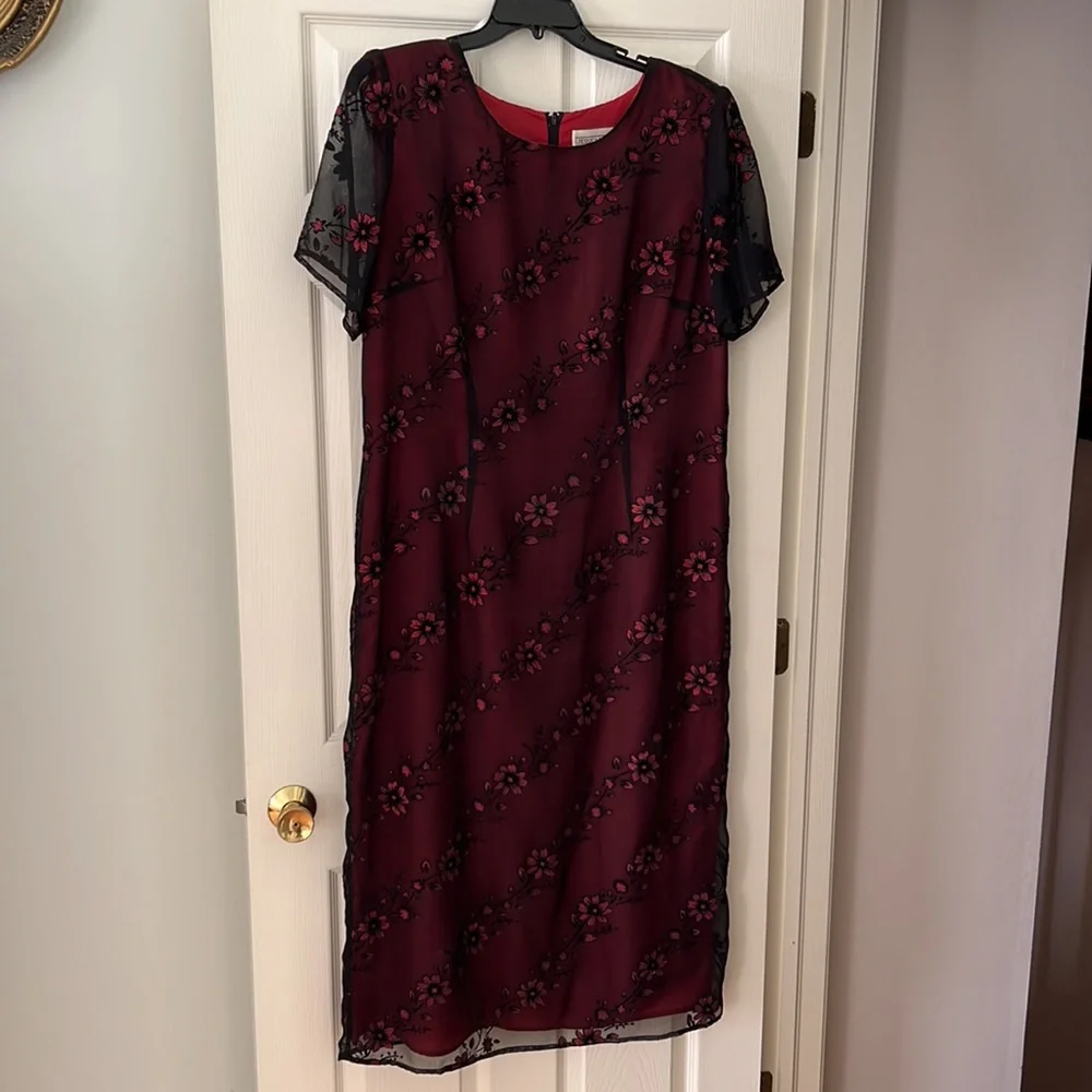 Dress - Picture 3 of 8